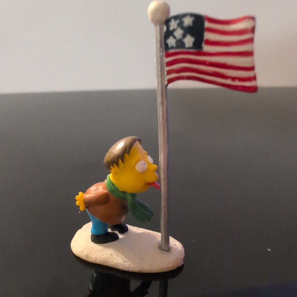 The Simpsons Hawthorne Village Martin Prince Tongue on Flagpole Figurine 2004 - Picture 2 of 4